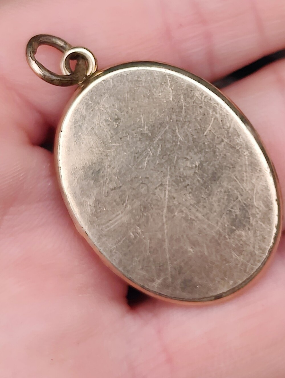Antique Gold Filled W&H Co. Etched Locket Pendant - Picture 2 of 5